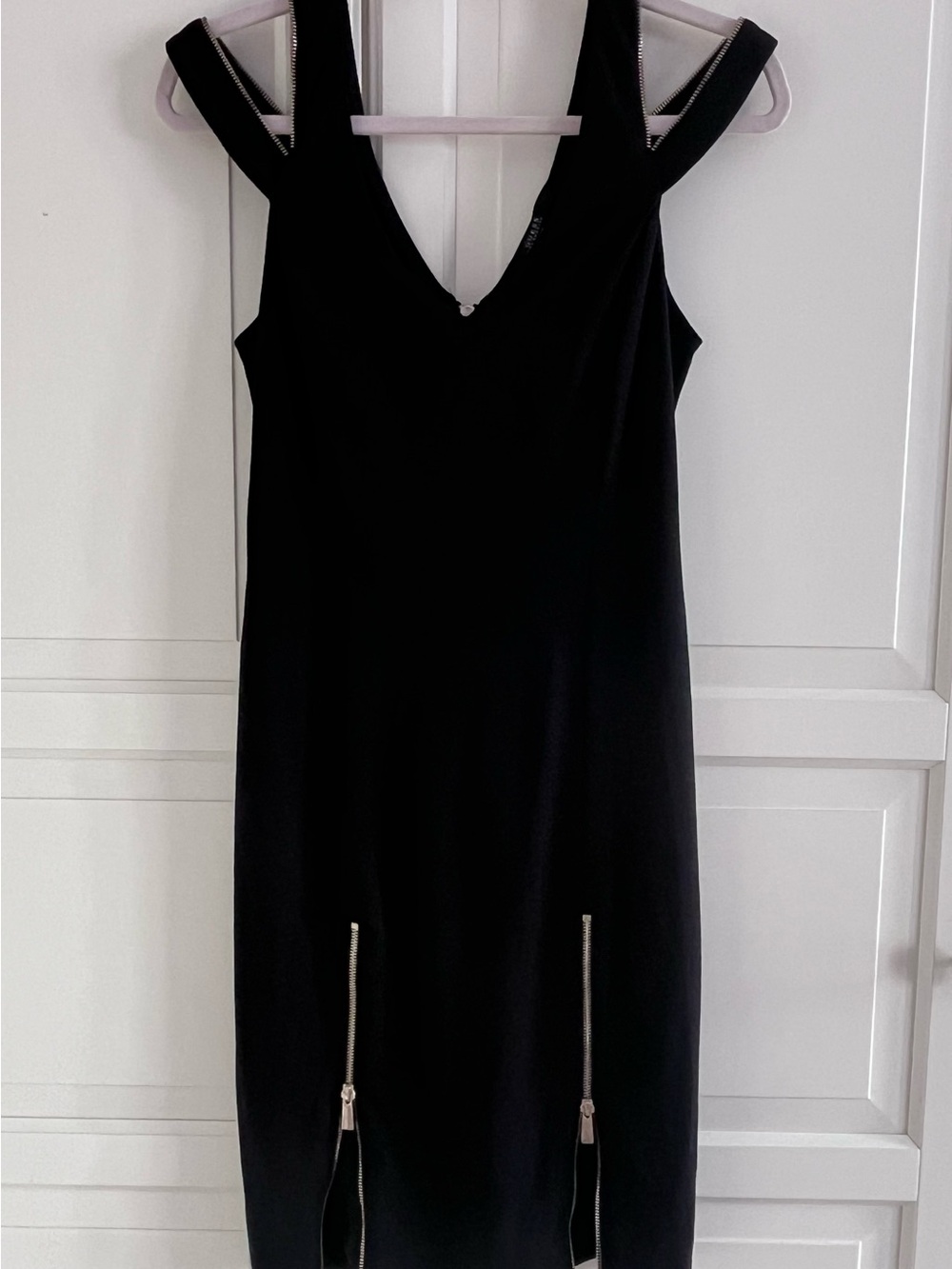 Black V-Neck Sleeveless Dress with Zipper Accents